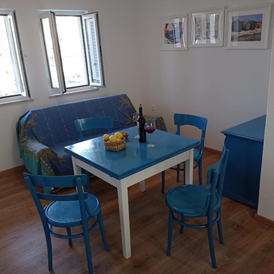 My Mediterranean Villa With Huge Garden And Own Parking Lumbarda Extérieur photo