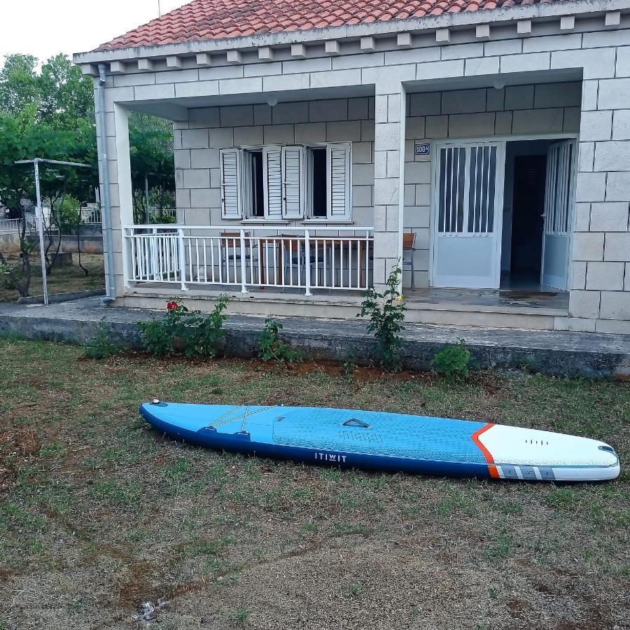 My Mediterranean Villa With Huge Garden And Own Parking Lumbarda Extérieur photo